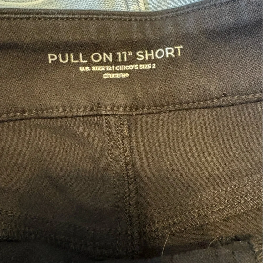 Chico’s Black Denim Pull-On Jean-Style Shorts 11″ Inseam Size 12 NWOT - Picture 2 of 5